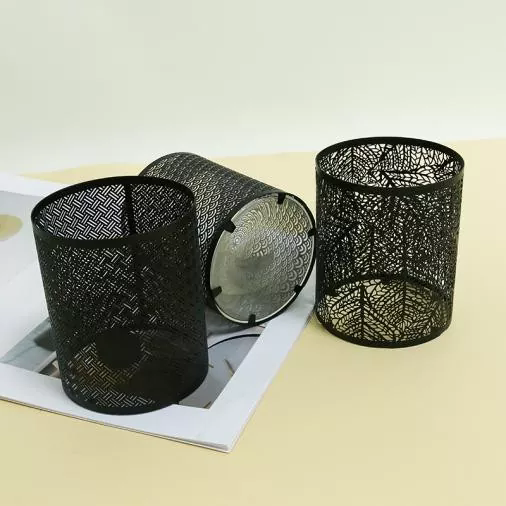 के भनेको कालो धातुको मैनबत्ती होल्डरलाई शैली र प्रकार्यका लागि छनौटकर्ता बनाउँछ?