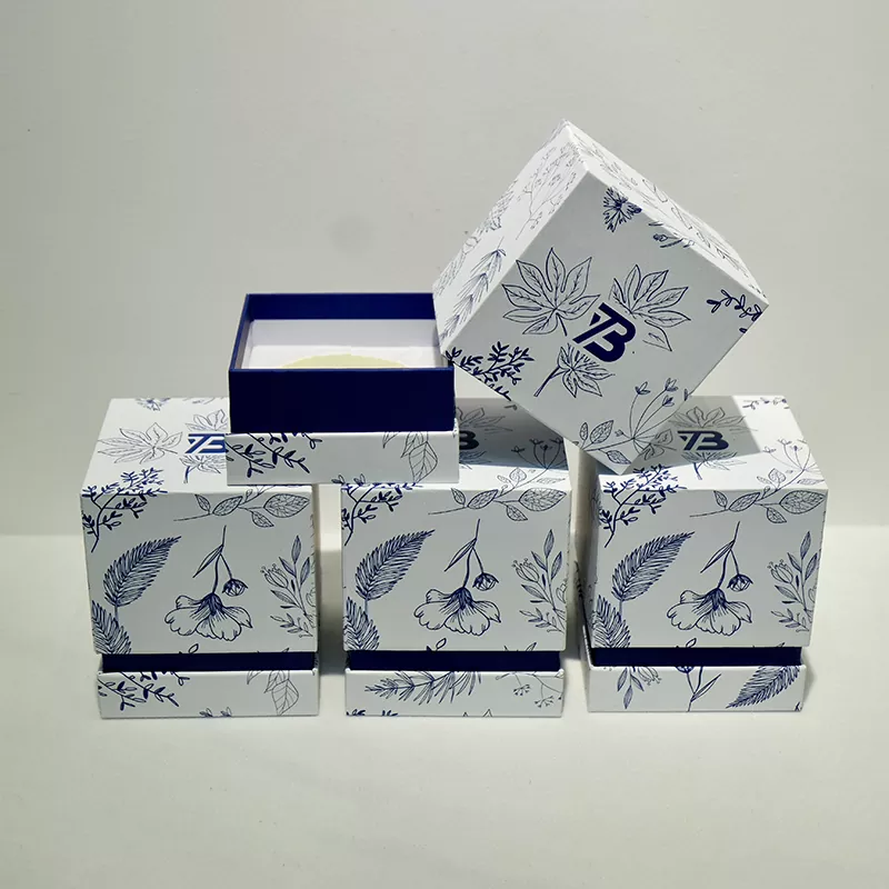 ढकढका साथ उपहार बक्सहरू बनाउन कुन सामग्री प्रयोग गरिन्छ?